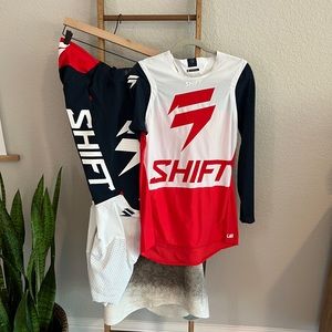 Shift Pant/Jersey Combo. Blue Label Moto Gear. Size Small and Size 32.